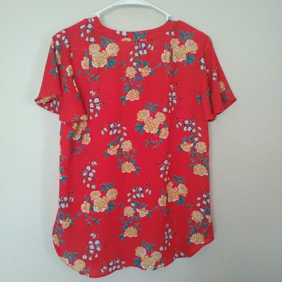 Red floral top - Picture 2 of 5